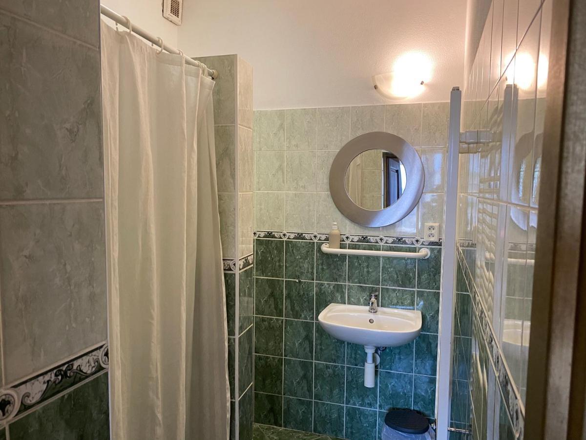 Penzion Pri Kastieli Bratislava Bagian luar foto