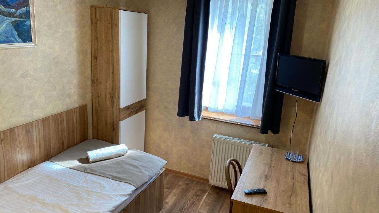 Penzion Pri Kastieli Bratislava Bagian luar foto