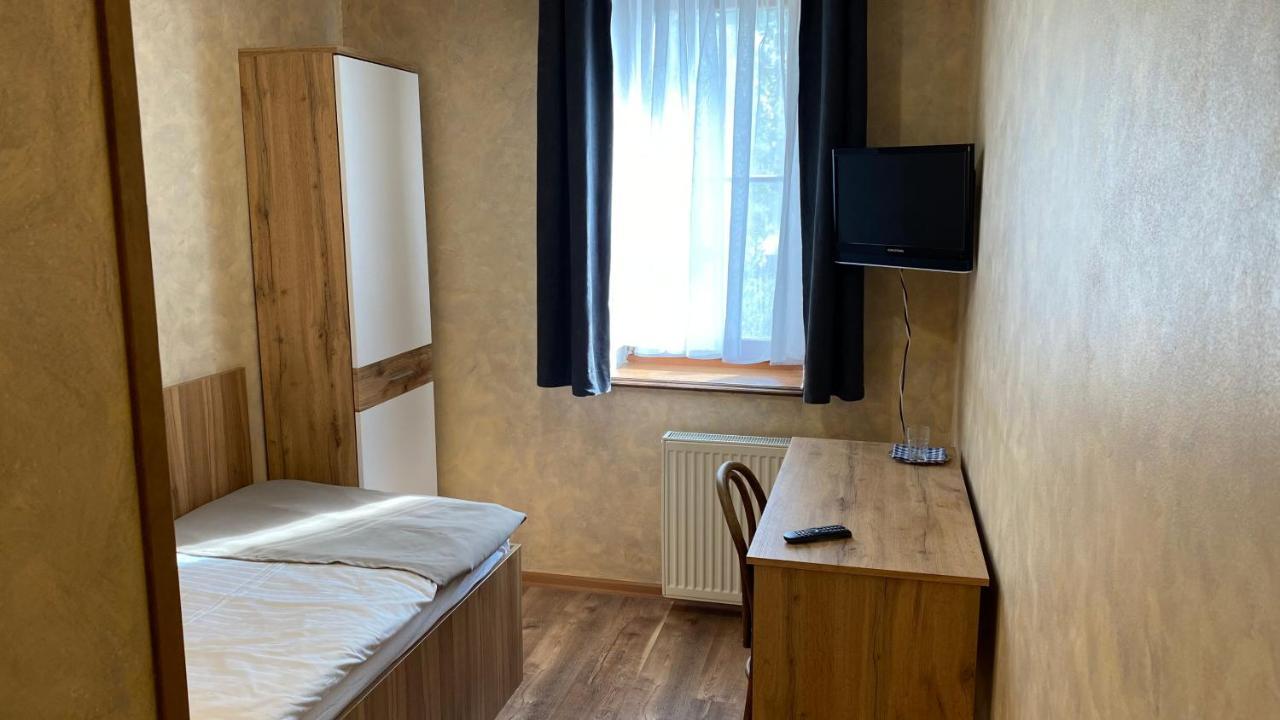 Penzion Pri Kastieli Bratislava Bagian luar foto