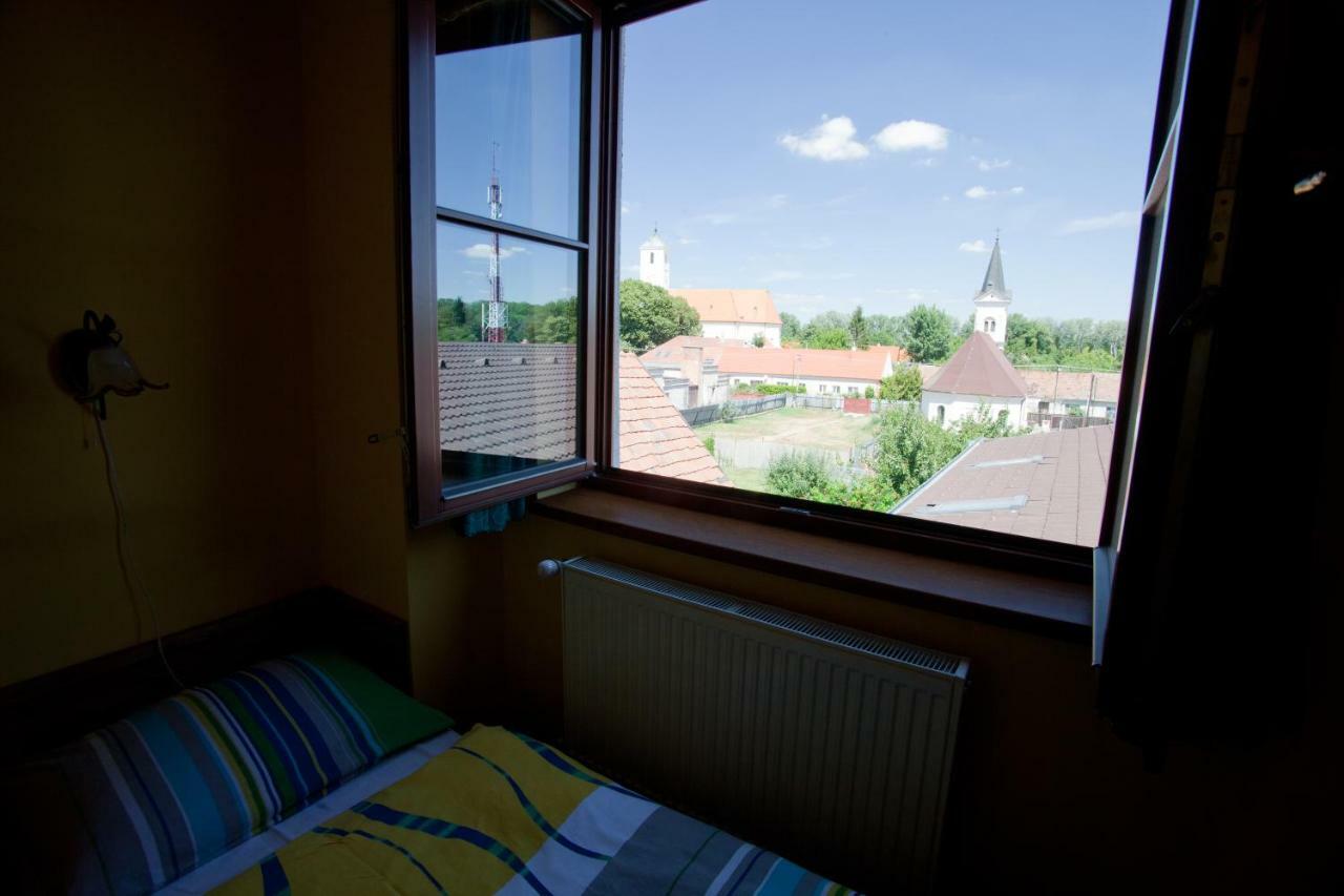 Penzion Pri Kastieli Bratislava Bagian luar foto